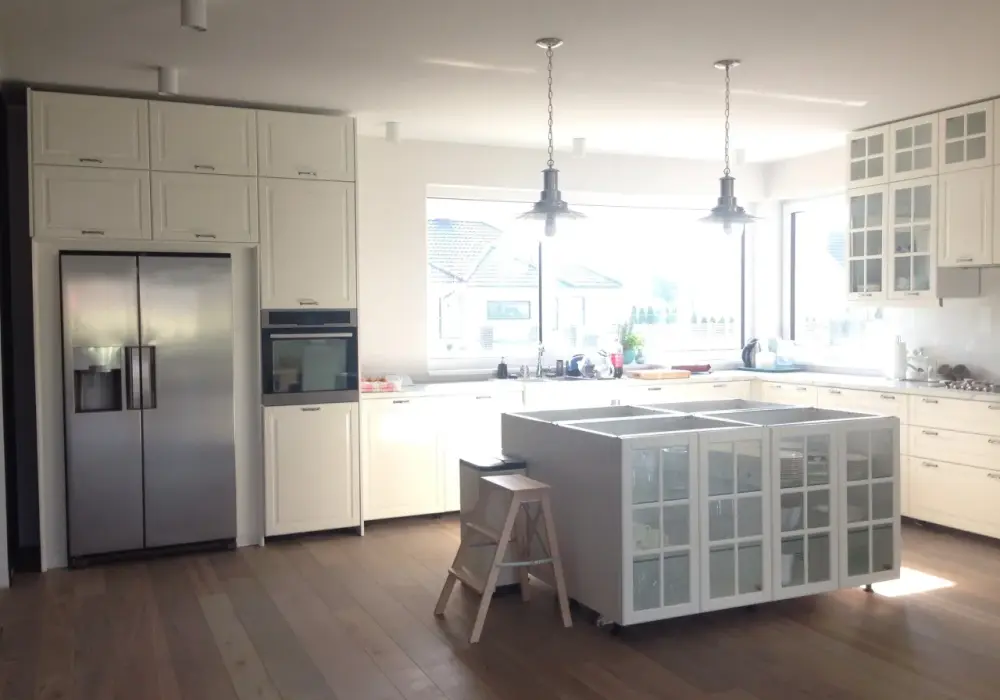Jak obniżyć szafki ikea bez błędów i dostosować je do swoich potrzeb