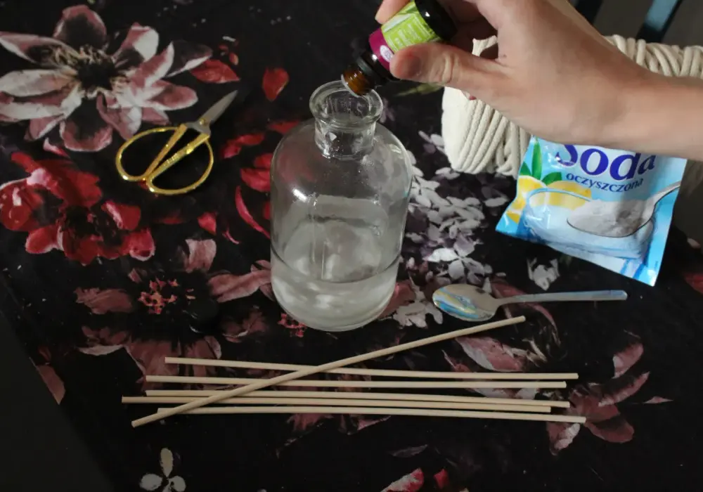 Jak stworzyć dyfuzor zapachowy DIY - proste przepisy i porady