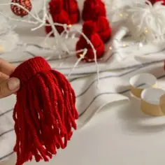 Jak stworzyć urocze skrzaty DIY - proste pomysły na dekoracje